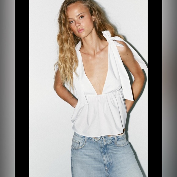 Zara Tops - Zara poplin top with bow tie